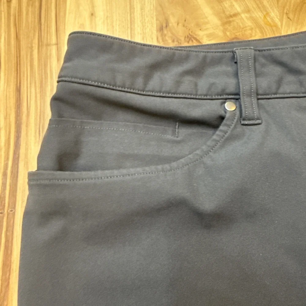 Lululemon ABC Pant Mens 36 Grayish Black 36x32 Classic Fit Stretch Warpstreme - Picture 2 of 8